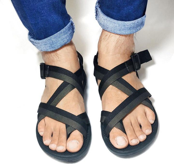 Giày Sandal Nam Kiểu Quai Chéo Xỏ Ngón Đế Cao 1.5cm