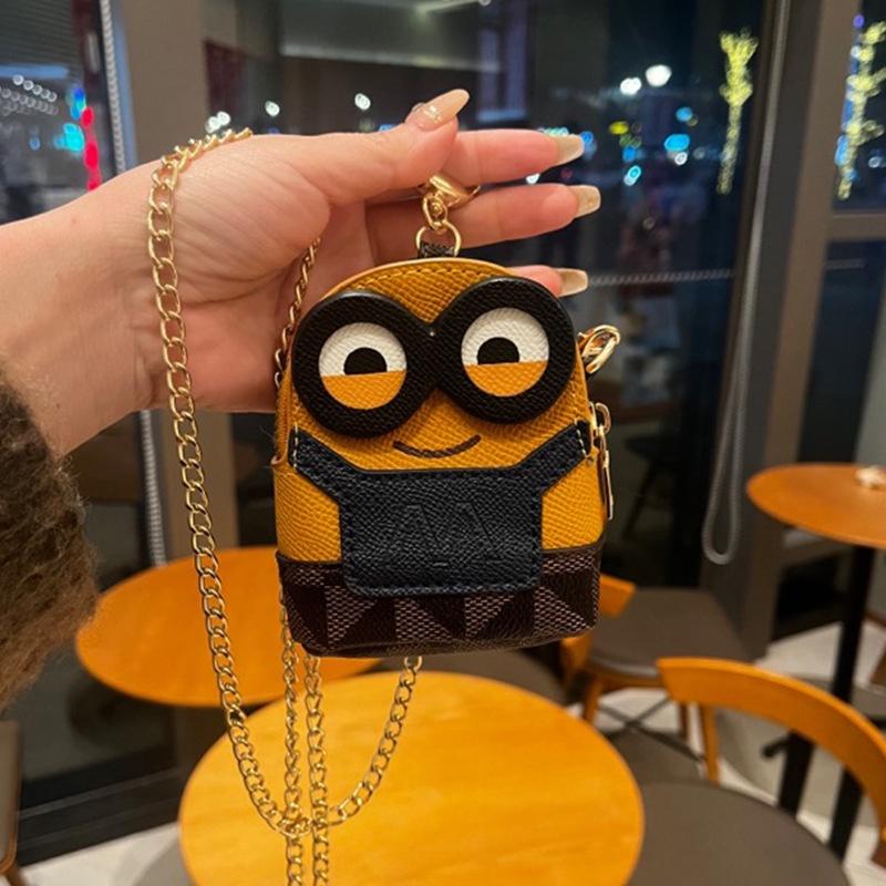 Túi Đeo Chéo Mini Hình Minion KÈM HỘP Ngộ Nghĩnh Đáng Yêu Siêu Cưng, Đựng Vừa Son.