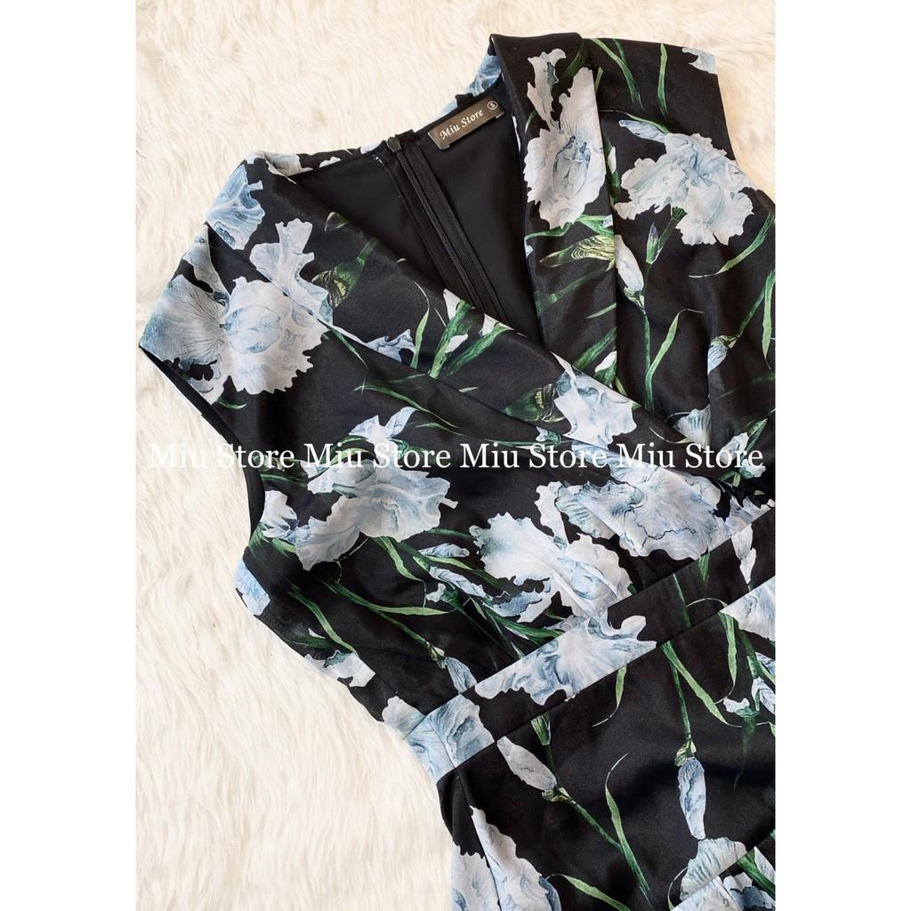 Đầm maxi hoa hồng nền đen vạt xẻ đính cúc ngọc D00179