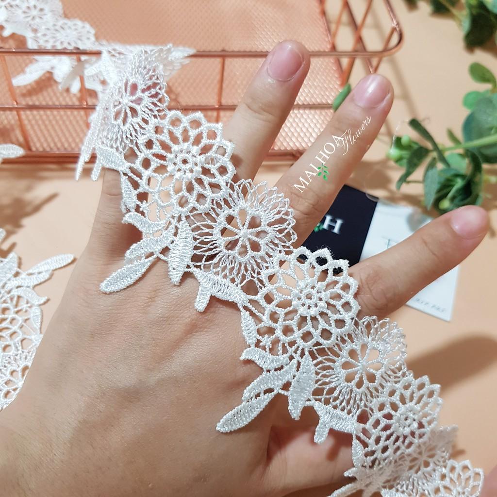 Cuộn REN chỉ trắng hình hoa lá dây, bản 3,5cm, dùng may váy áo, trang trí đồ thủ công
