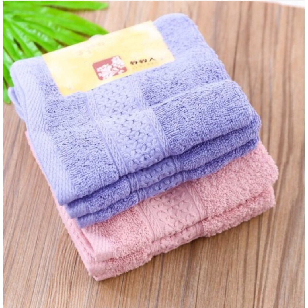 Bộ 3 khăn mặt xuất Nhật tặng kèm 1 khăn tắm mềm mịn ( giao mầu ngẫu nhiên )