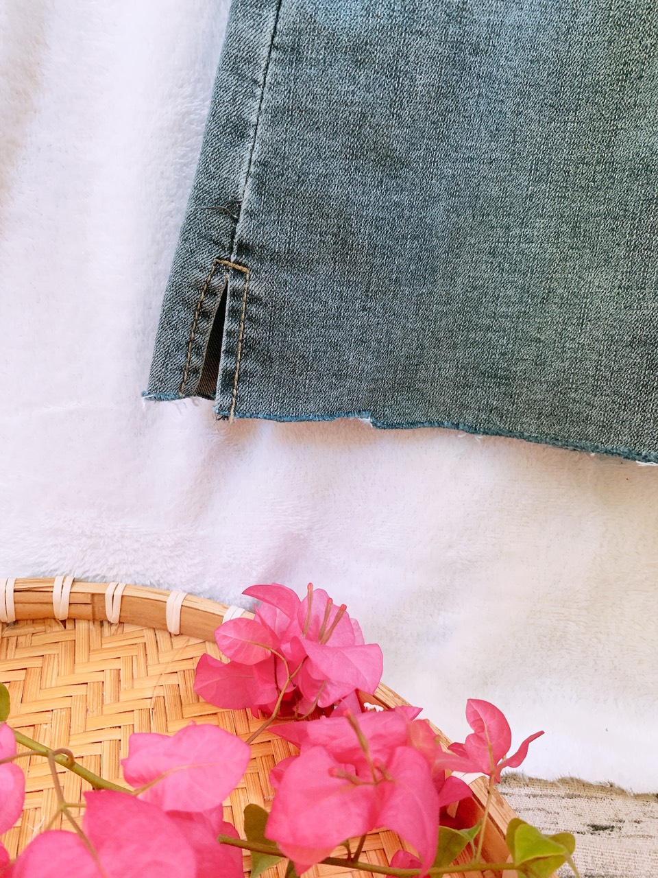 Chân váy quần jeans tua rua xẻ tà
