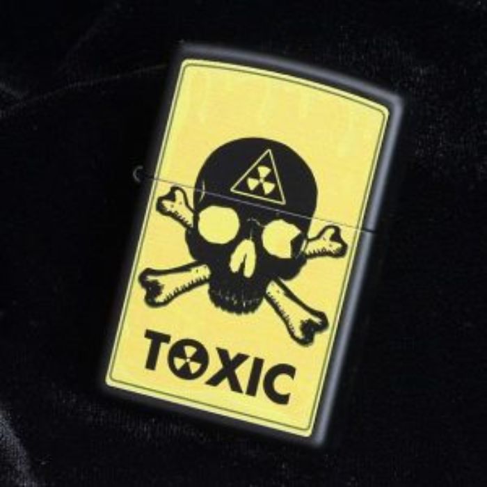 Bật Lửa Zippo Toxic Skull And Crossbones Black Matte Chính Hãng Usa