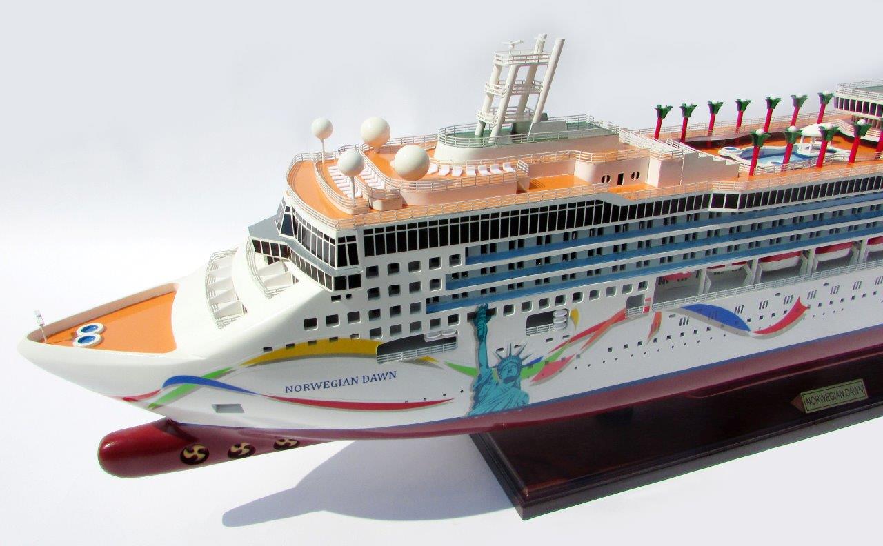 Mô hình thuyền du lịch NORWEGIAN DAWN - 100cm