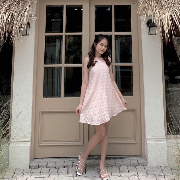 Set Áo yếm dài phủ mông màu hồng hở lưng baby sexy đi biển 2 lớp vải xử lí lỗ khô thoáng kèm quần sooc lưng thun