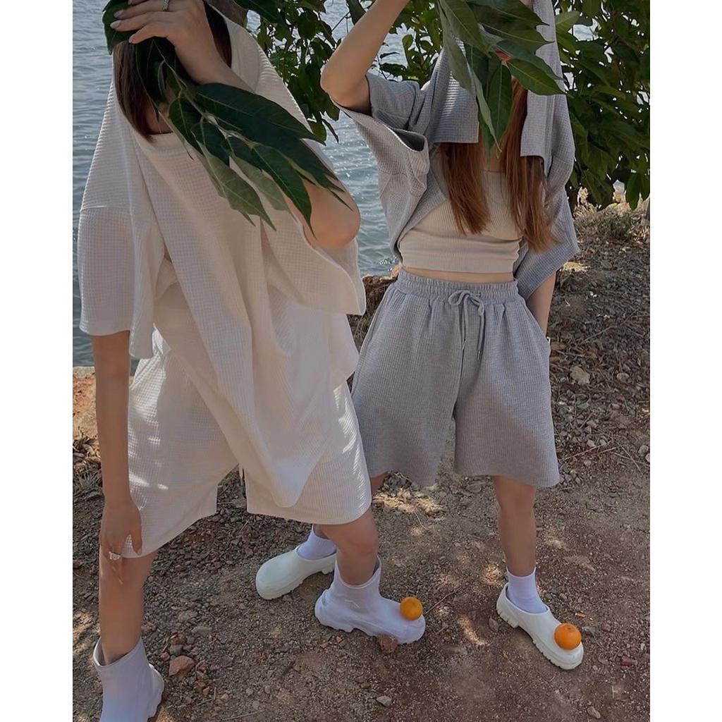 Bộ Quần Đùi Áo Thun Cộc Tay Ulzzang Tổ Ong Dáng Rộng