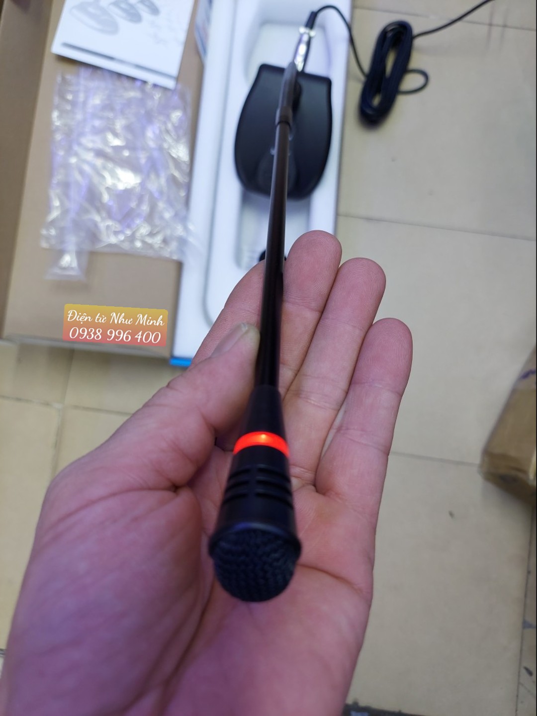 Mic Hội Nghị ES-533 Cần mic cao 65cm có ngõ nguồn rời 5v , có chuông ưu tiên , có Vlume