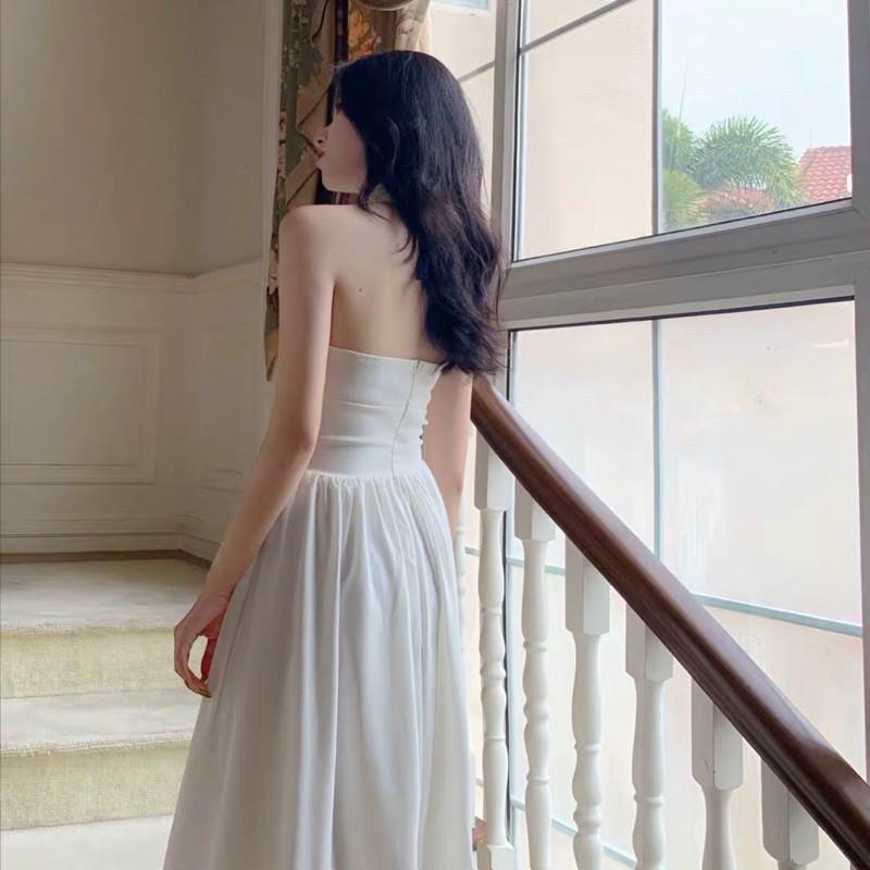 Maxi Trắng Xoè Cổ Yếm