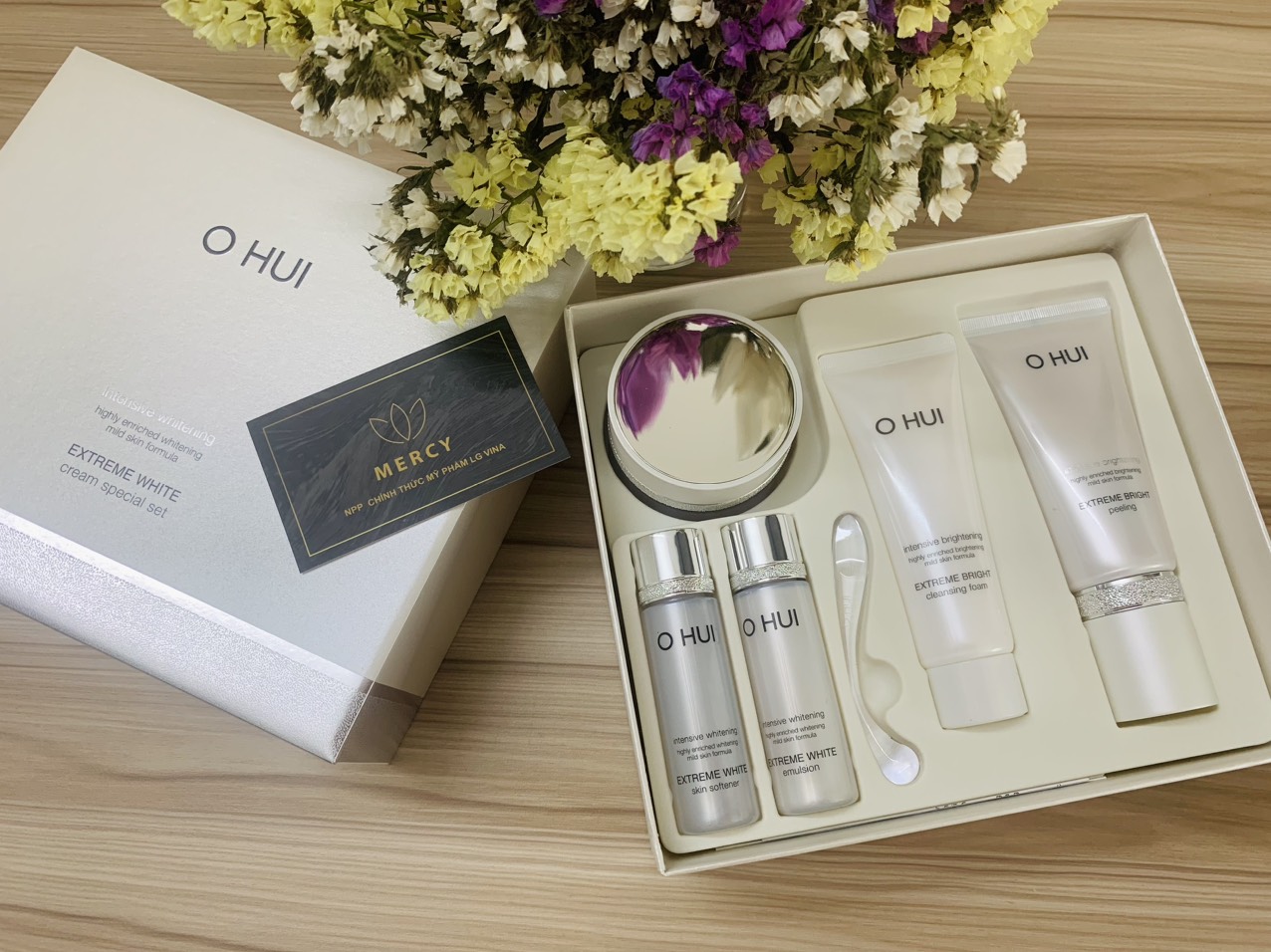 Bộ kem dưỡng trắng da toàn diện OHUI Extreme White Cream Set