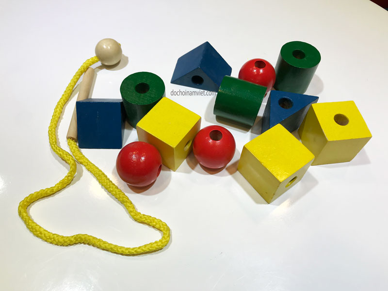 Đồ chơi xâu hạt, xỏ dây bằng gỗ tạo hình học khối montessori