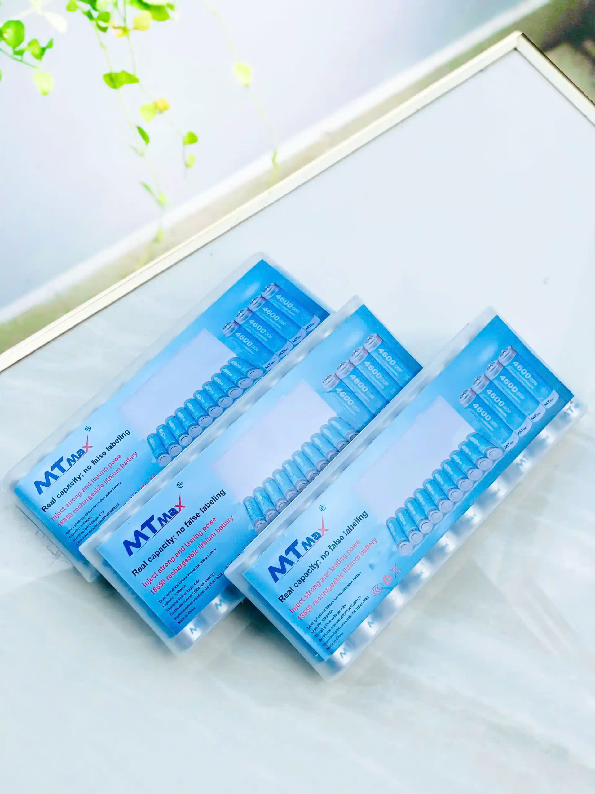 2 viên pin sạc 18650 - 3.7v -  4600 dòng xả cao dùng cho Box sạc, cell laptop, đèn pin, quạt, micro...hàng nhập khẩu