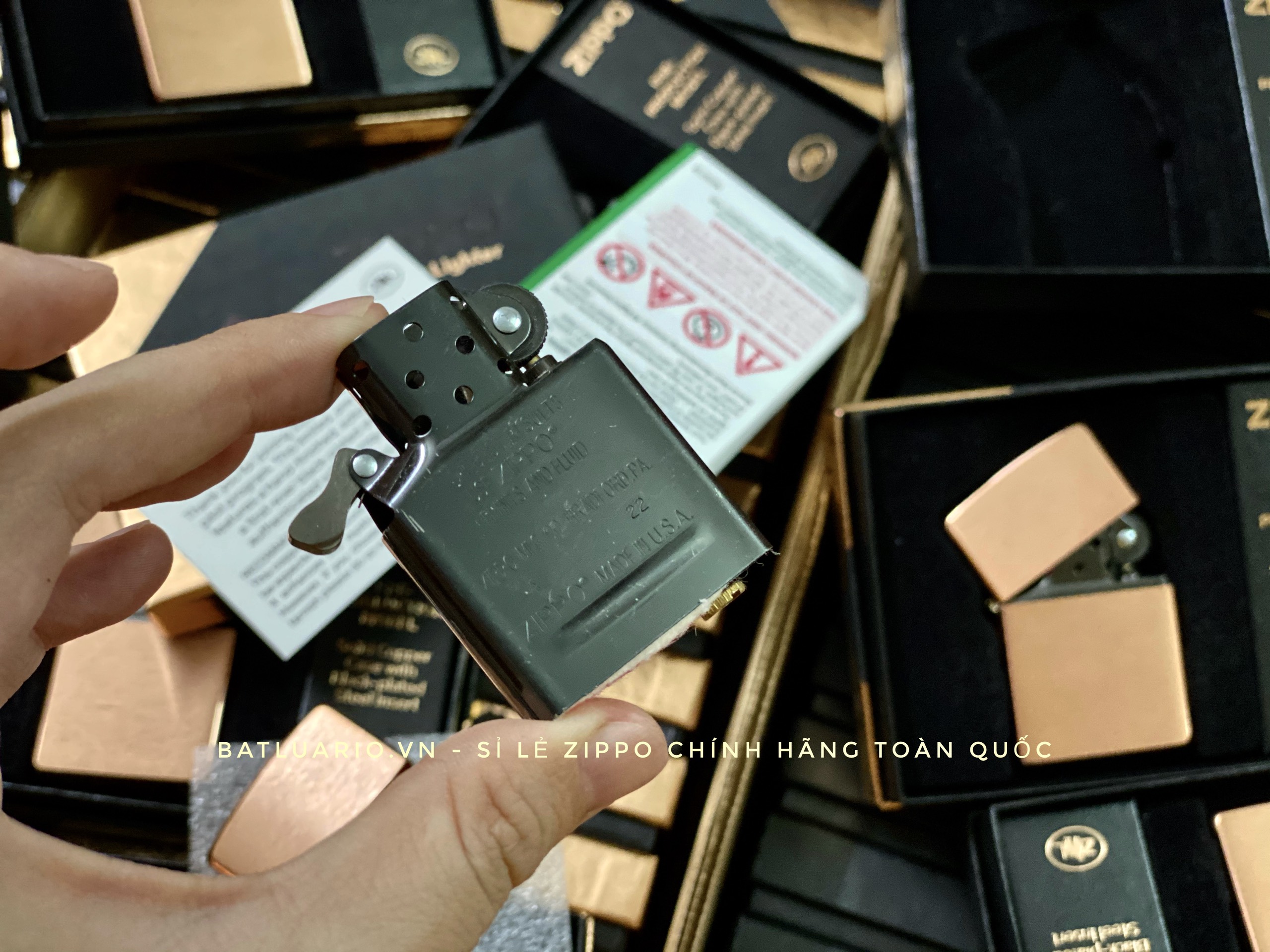 Bật Lửa Zippo 48107 – Zippo Solid Copper – Zippo Copper Case With Black Coated Stainless Steel Insert – Zippo Đồng Đỏ Nguyên Khối 2022