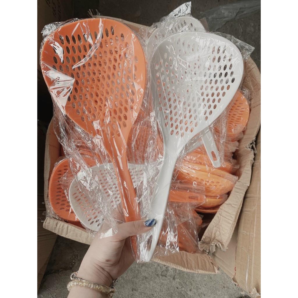 Muỗng nhựa PE có lỗ ráo nước nhanh chóng