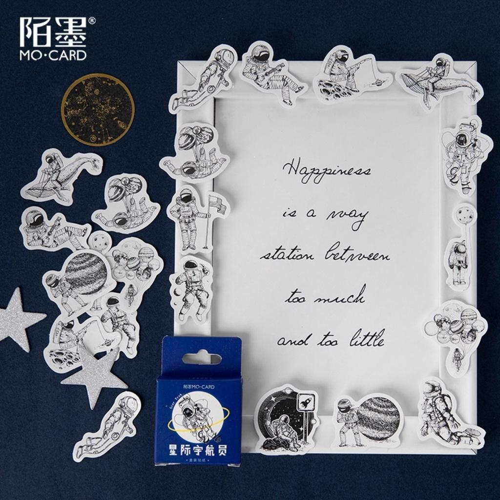 Bộ 45 hình dán hình phi hành gia E133