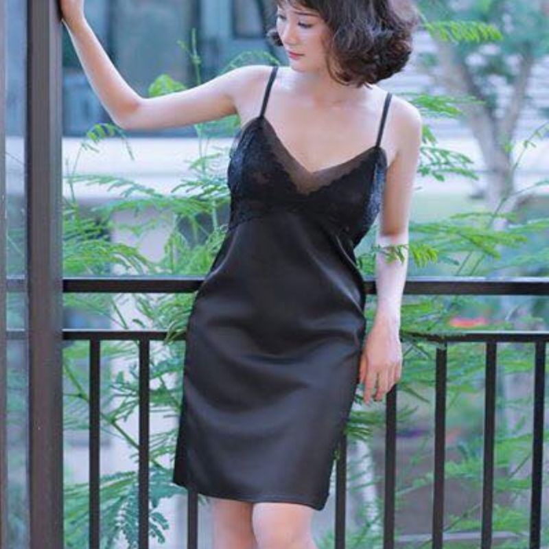 Váy ngủ lụa phối ren cổ V dáng xuông giấu dáng - VN041