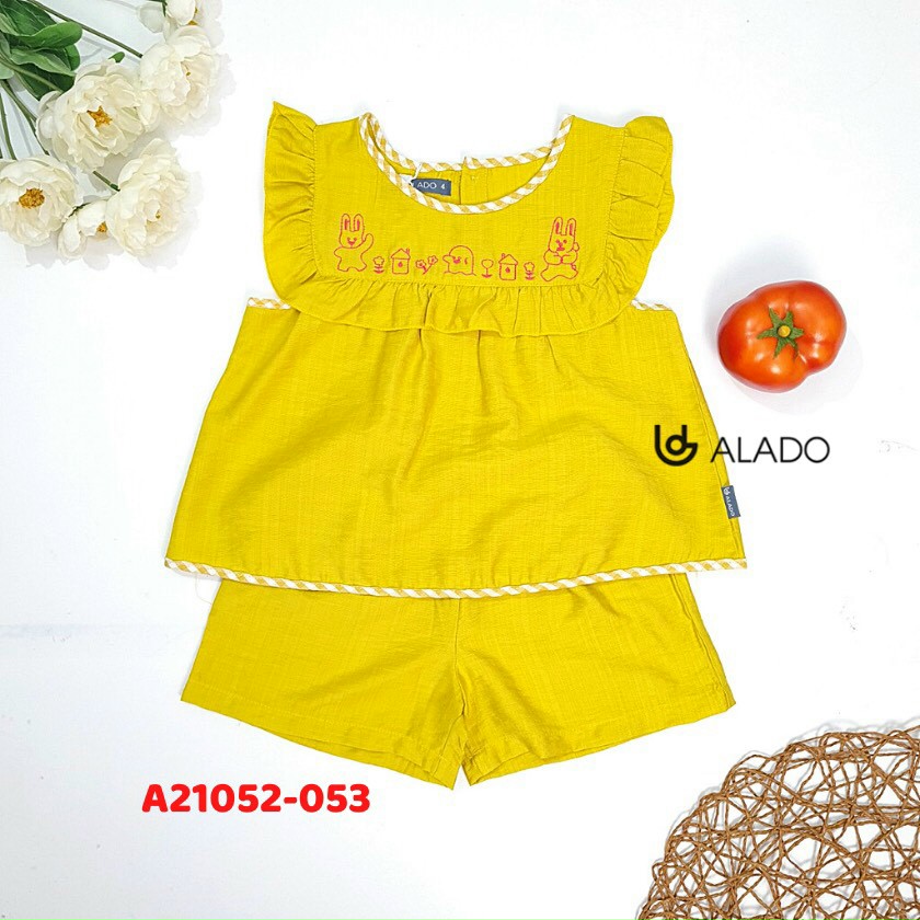 Bộ đồ dễ thương cho bé