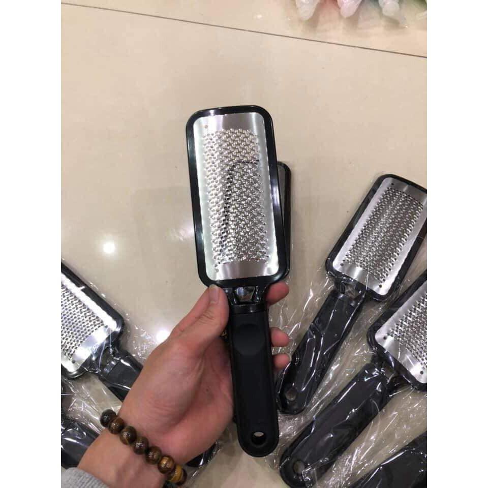 Bàn Trà Gót Chân & Kem Dưỡng Ẩm Vô Cùng Tiện Lợi
