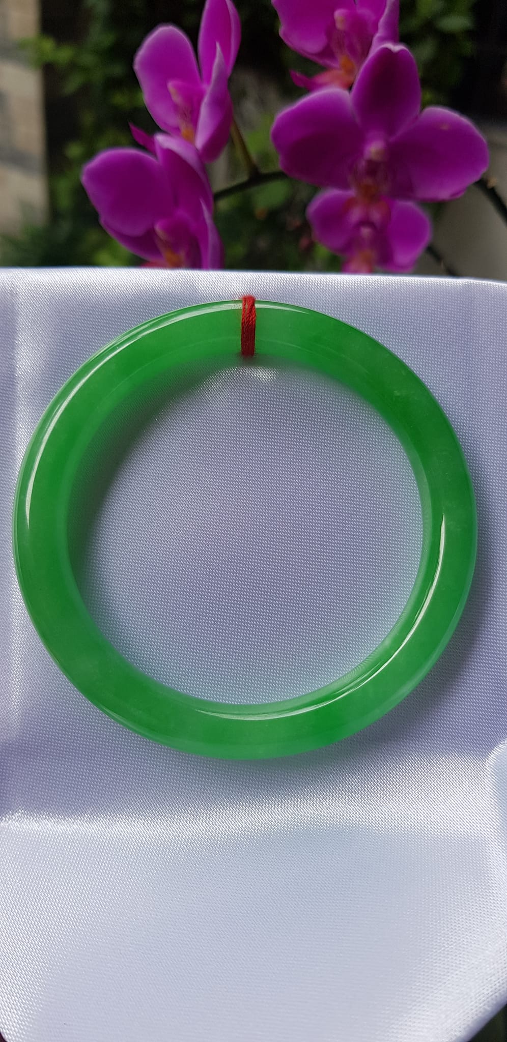 Vòng tay nữ đá cẩm thạch tự nhiên Ngọc Lý Đẹp 54mm x cọng 8mm Màu Xanh Lý tươi sáng bóng mượt đẹp Nữ 53kg - 60kg đeo Vòng hợp nữ mệnh Mộc mệnh Hỏa mệnh Thủy ạ