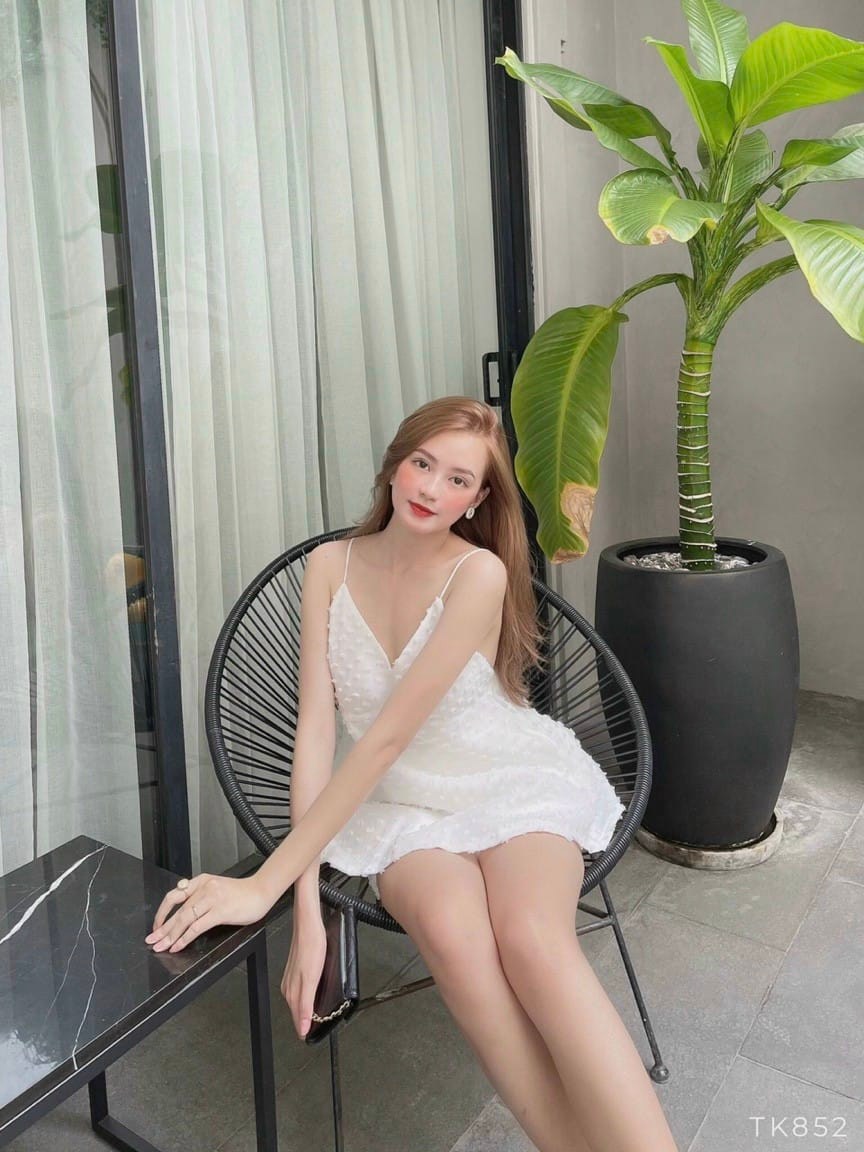 Set 2 dây hở lưng chất xốp thêu bông có 3 màu freesize