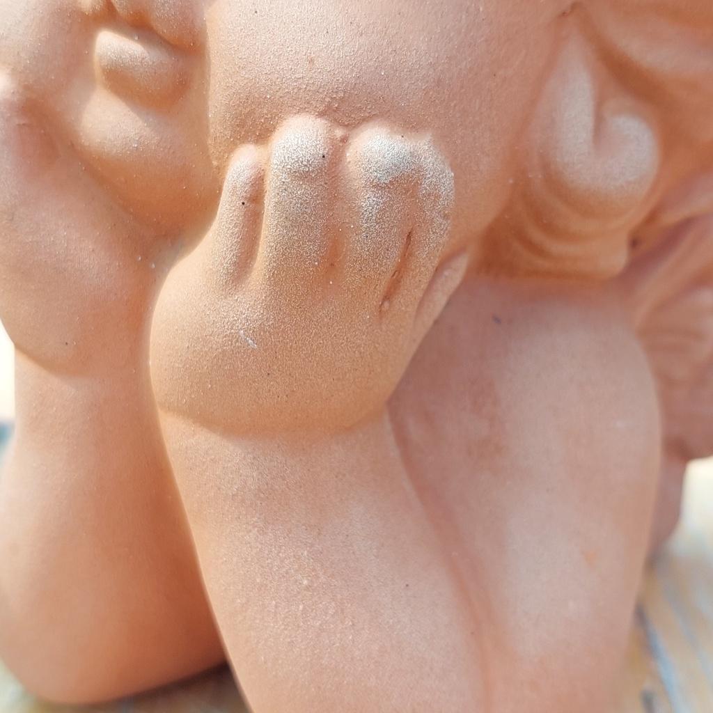 Chậu đất nung Bình Dương Thiên Thần xòe cánh, đường kính miệng 9cm, chiều cao 15cm