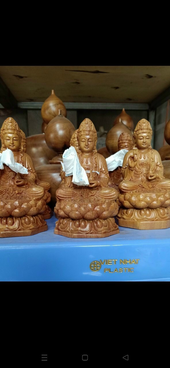 Tượng Phật Bà Quan Âm Bồ Tát Đặt Bàn Làm Việc Hoặc Trang Trí Ô tô - Gỗ bách xanh cao 20cm