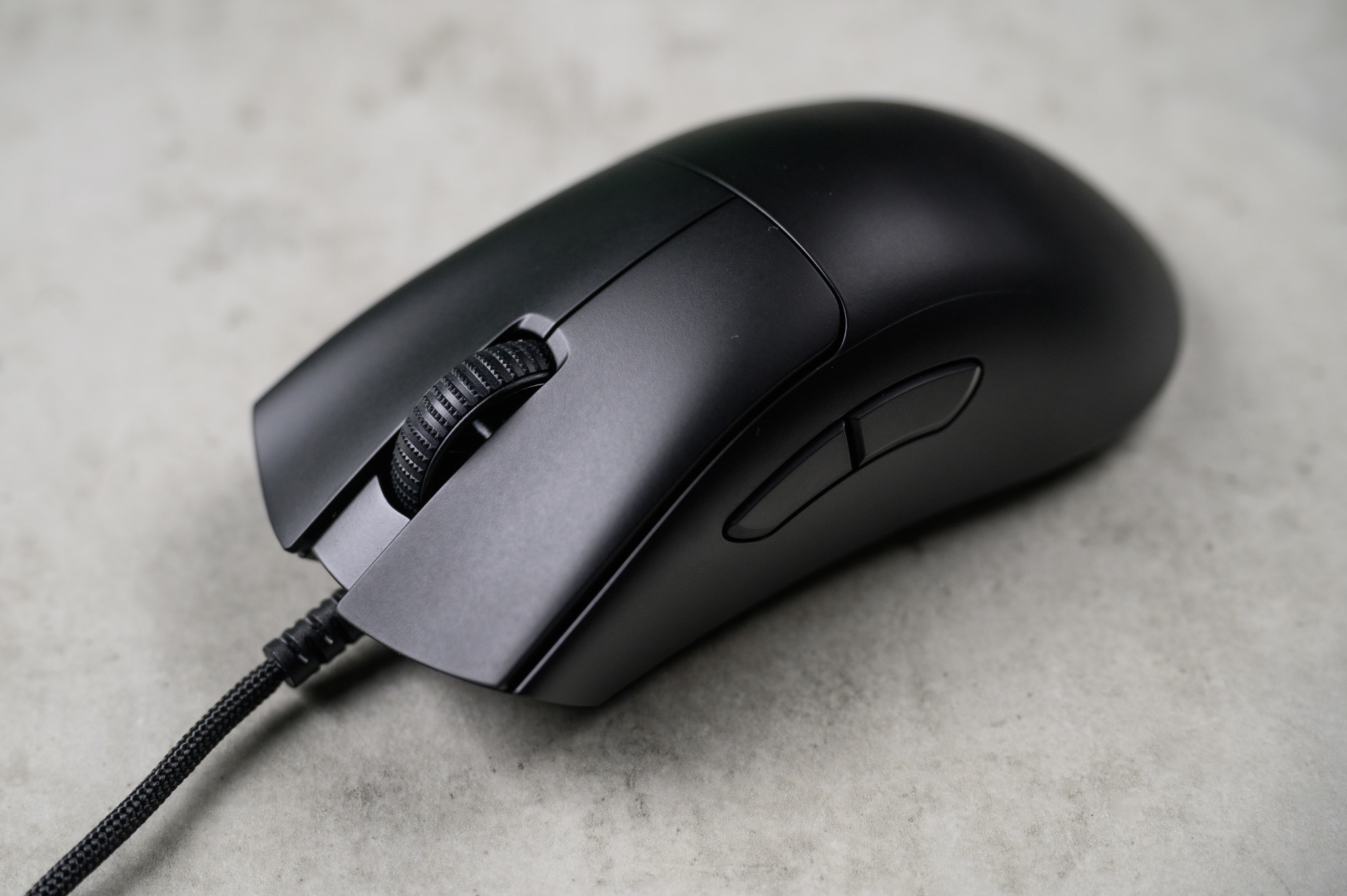 Chuột có dây Razer DeathAdder V3-Ultra-lightweight Ergonomic Esports Mouse_Mới, hàng chính hãng