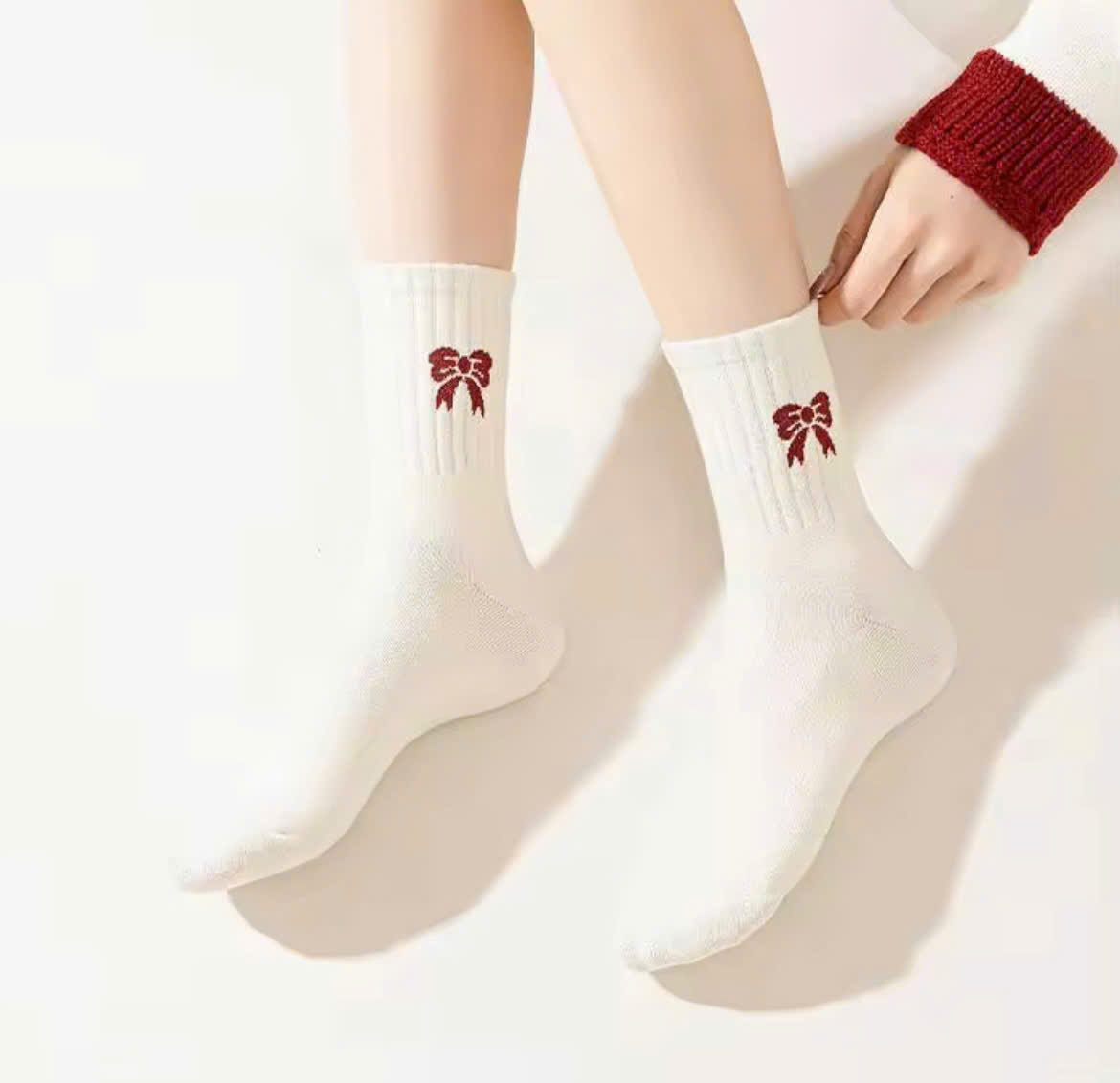 TẤT VỚ ĐỎ NAM NỮ THỜI TRANG SIÊU XINH DỄ THƯƠNG DÀNH CHO NỮ