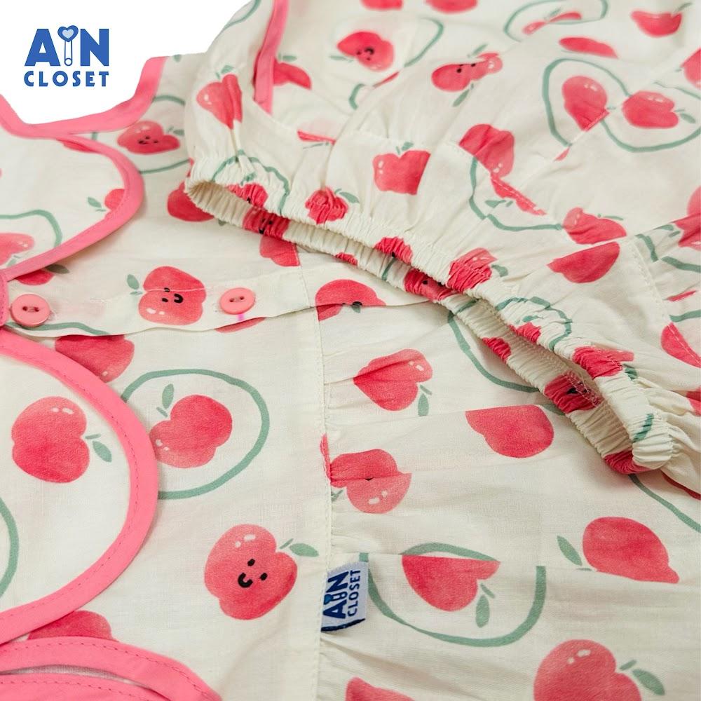 Bộ quần áo Ngắn bé gái họa tiết Táo Hồng cotton - AICDBGJUQNFC - AIN Closet