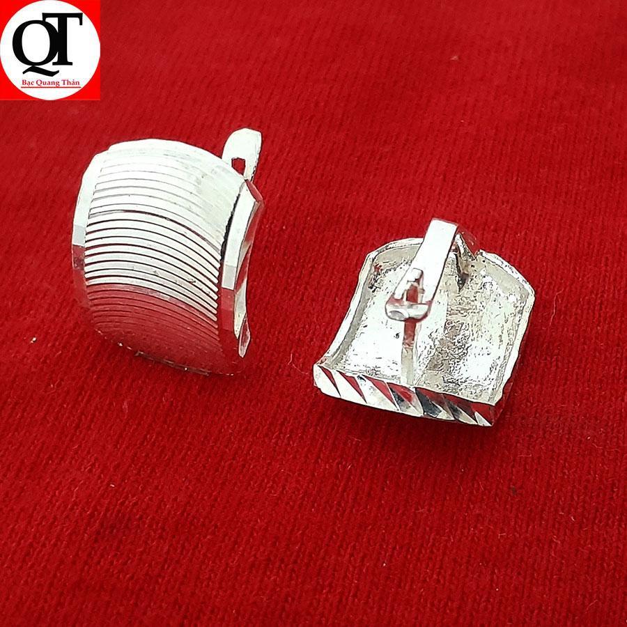 Bông tai bạc nữ Bạc Quang Thản thiết kế kiểu khuyên sát tai mặt phay không gắn đá, dễ kết hợp phù hợp với mọi lứa tuổi