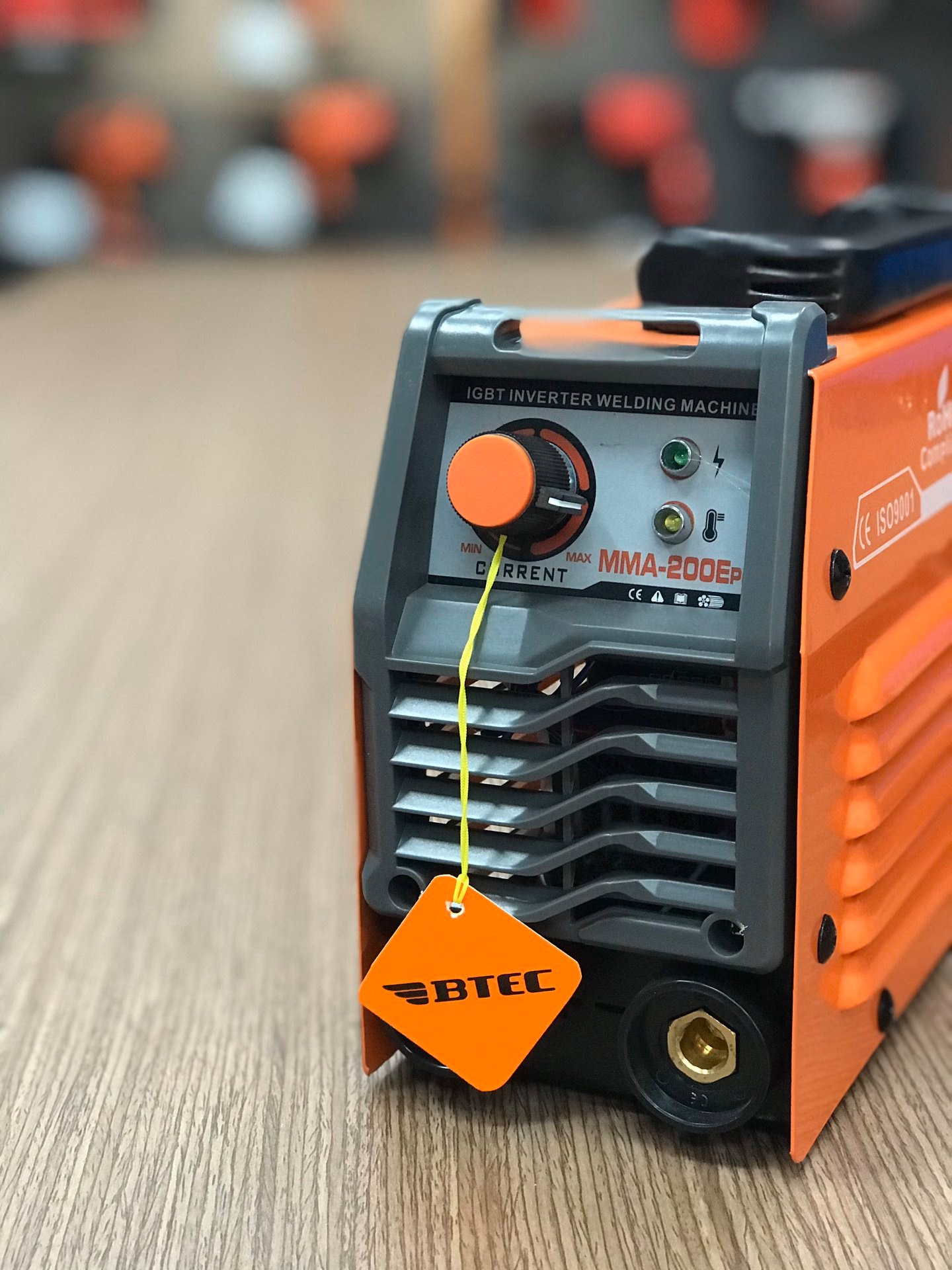 MÁY HÀN QUE ĐIỆN TỬ BTEC MMA 200E PRO - HÀNG CHÍNH HÃNG