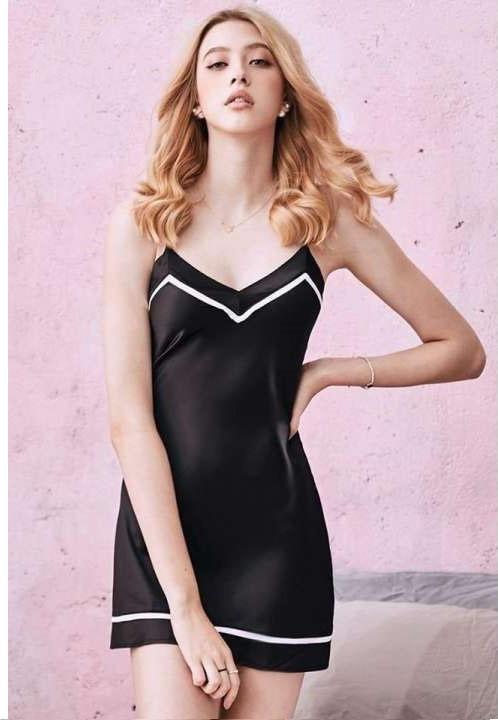 Đầm ngủ phi lụa sọc viền