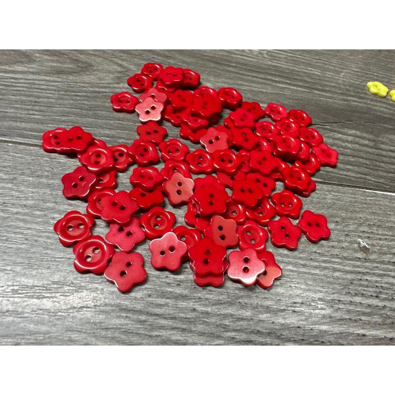 Set 5 nút nhựa Quảng Châu 12mm hình hoa mai nhiều màu