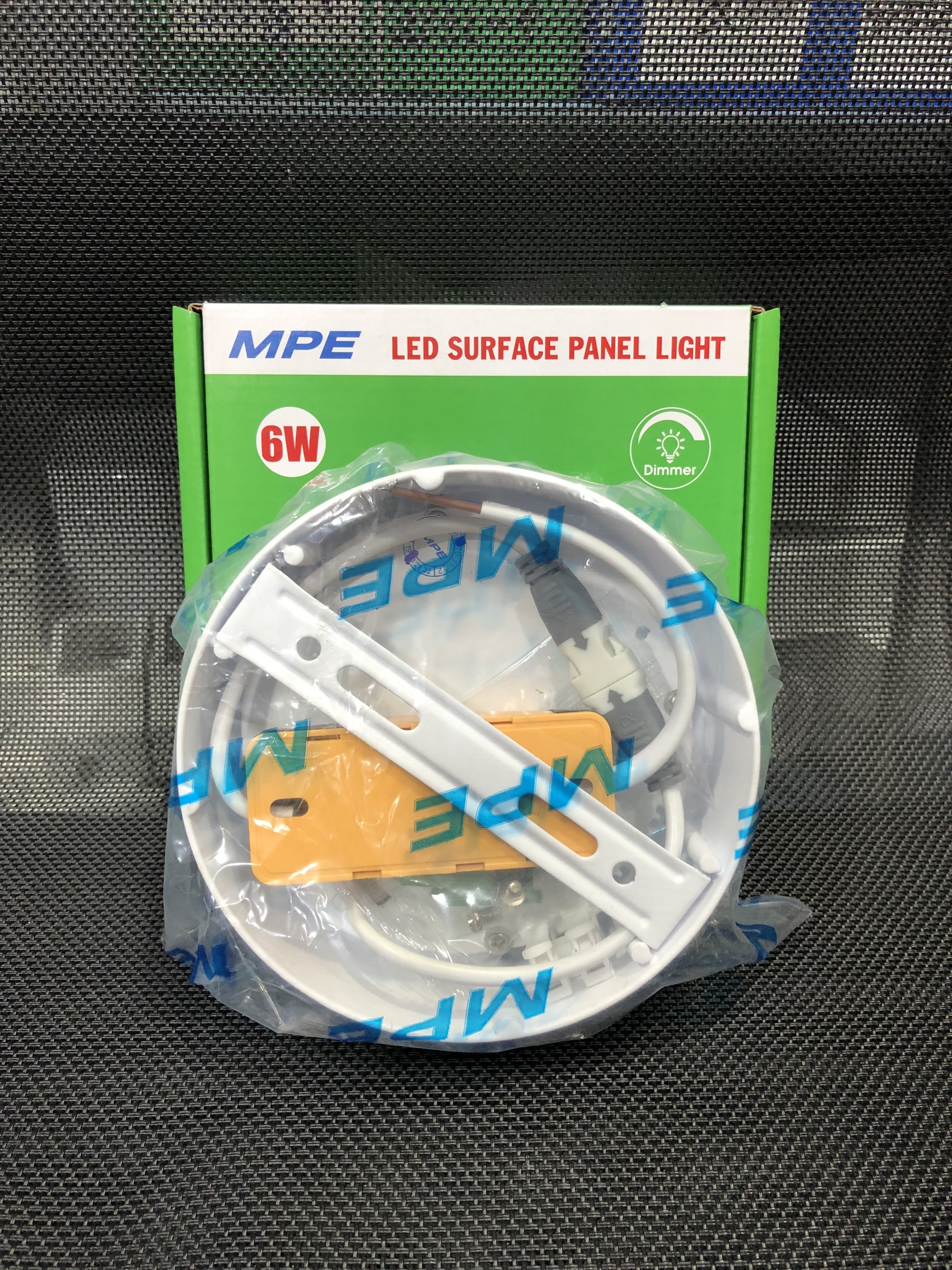 Đèn led panel ốp trần nổi tròn công suất 6W MPE (2 loại ánh sáng trắng và vàng)