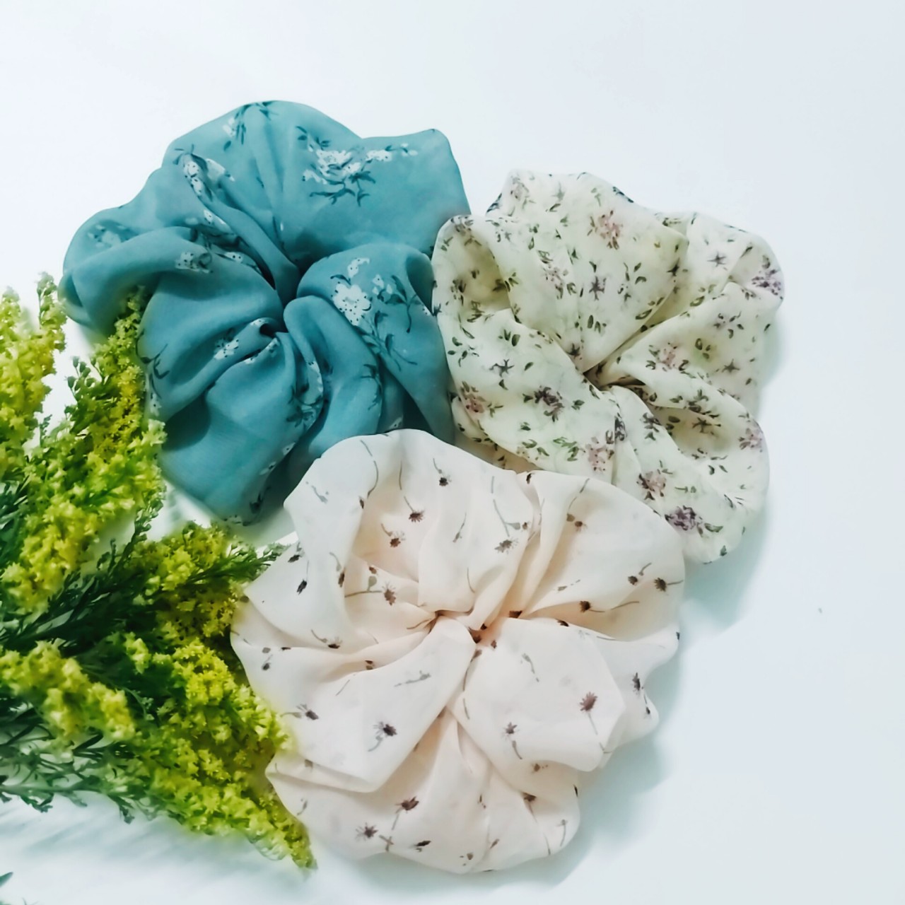 Hình ảnh Combo 3 dây cột buộc tóc Scrunchies vải voan cao cấp hoa  baby mềm mại  phù hơp cho các nàng đi học, đi làm cực xinh