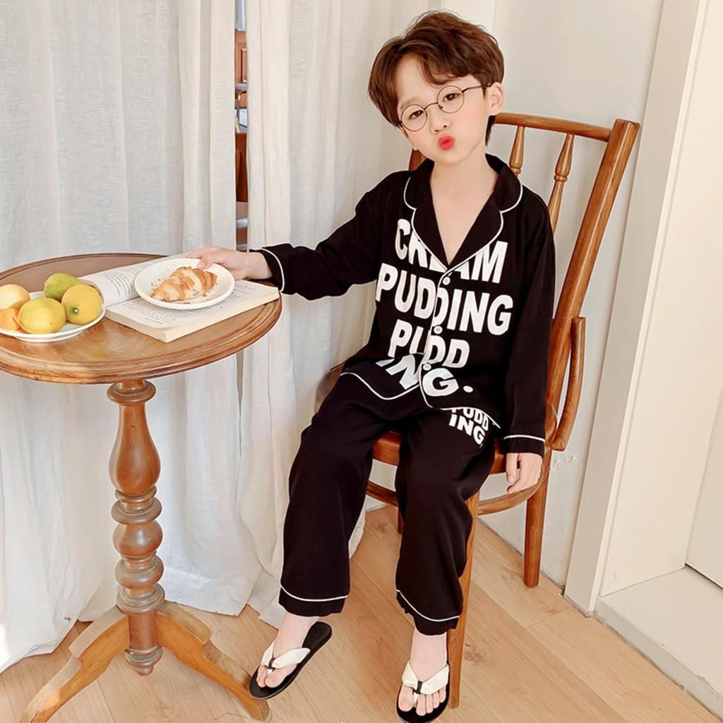 Pijama lụa dài tay in chữ cho bé từ 6-28Kg SUMO KIDS, Bộ đồ ngủ dài tay cho bé trai và bé gái mặc đều xinh