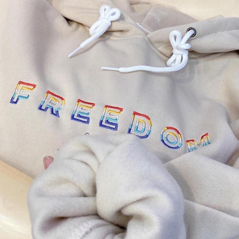 Áo Hoodie Nỉ Lót Bông form rộng chữ thêu FREEDOM màu kem unisex
