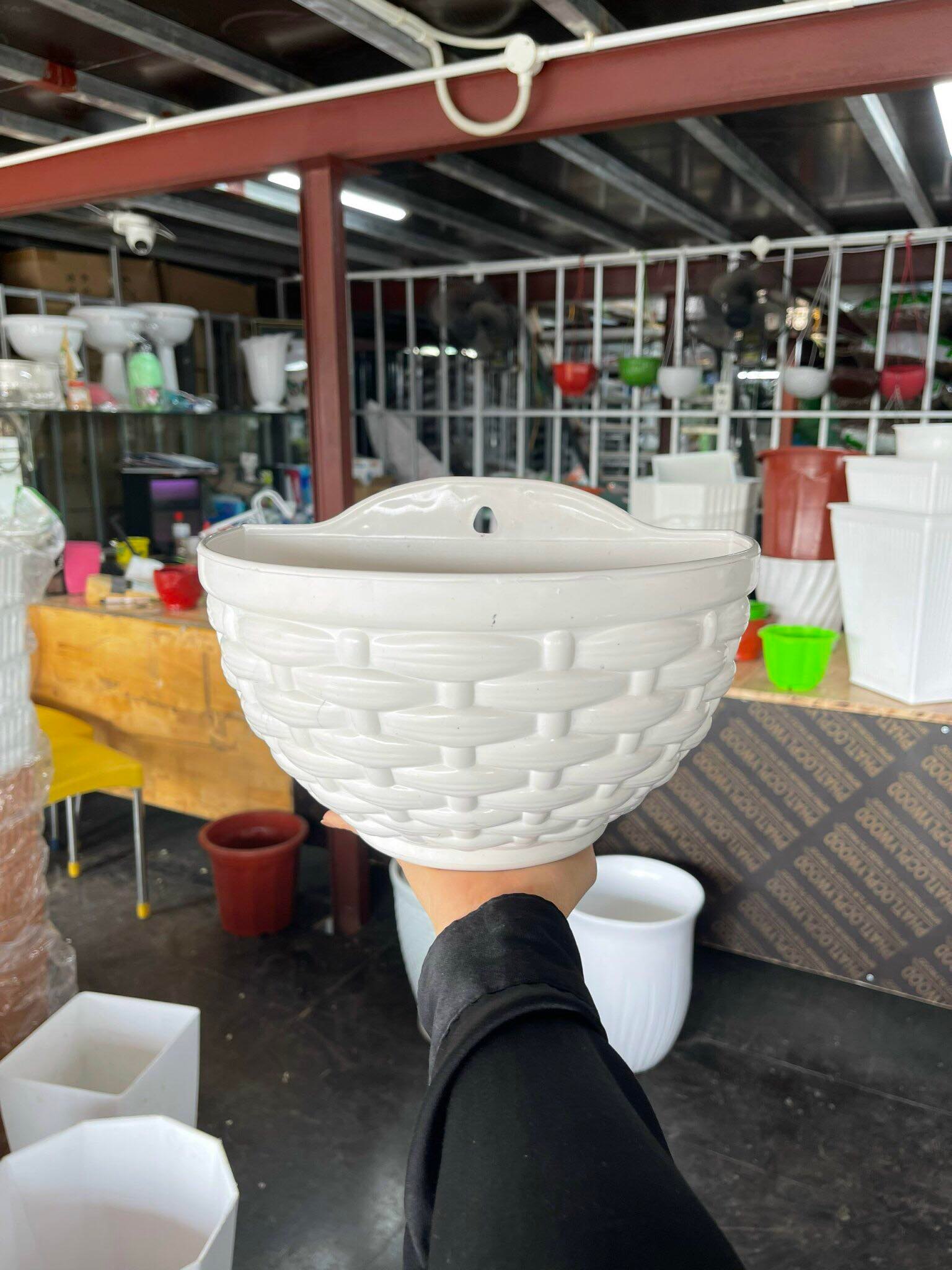 10 Chậu trồng hoa ốp tường đan mây - chậu treo tường KT 20 x14x10 cm