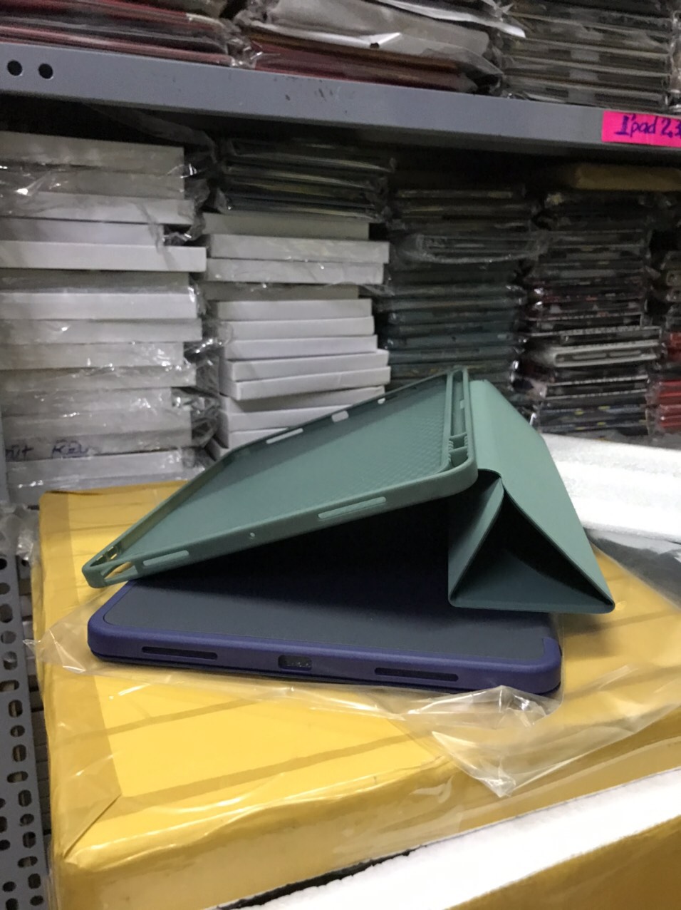 Bao da dành cho ipad air 5 m1 2022 có khay đựng bút