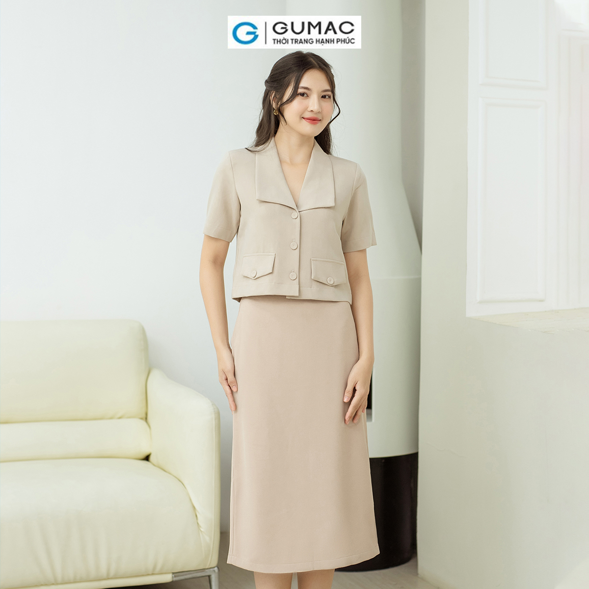 Blazer cổ bẻ V GUMAC AD08043