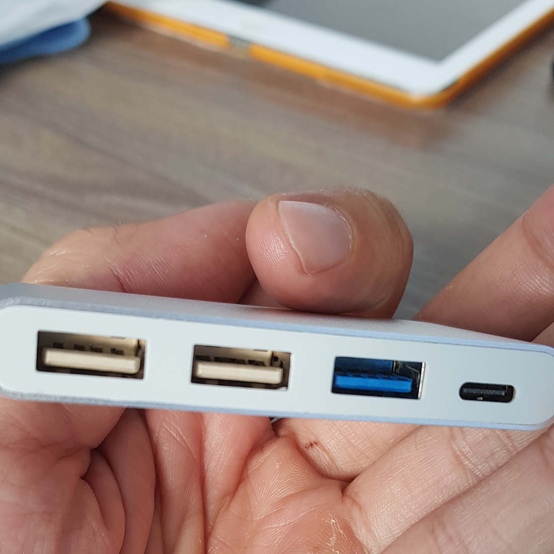 Hub Usb Type-c ra 3 cổng usb 3.0, 1 cổng sạc cho Macbook