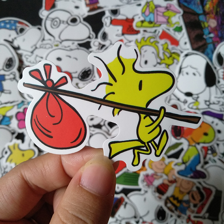 Bộ Sticker dán cao cấp chủ đề SNOOPY - Dùng dán Xe, dán mũ bảo hiểm, dán Laptop