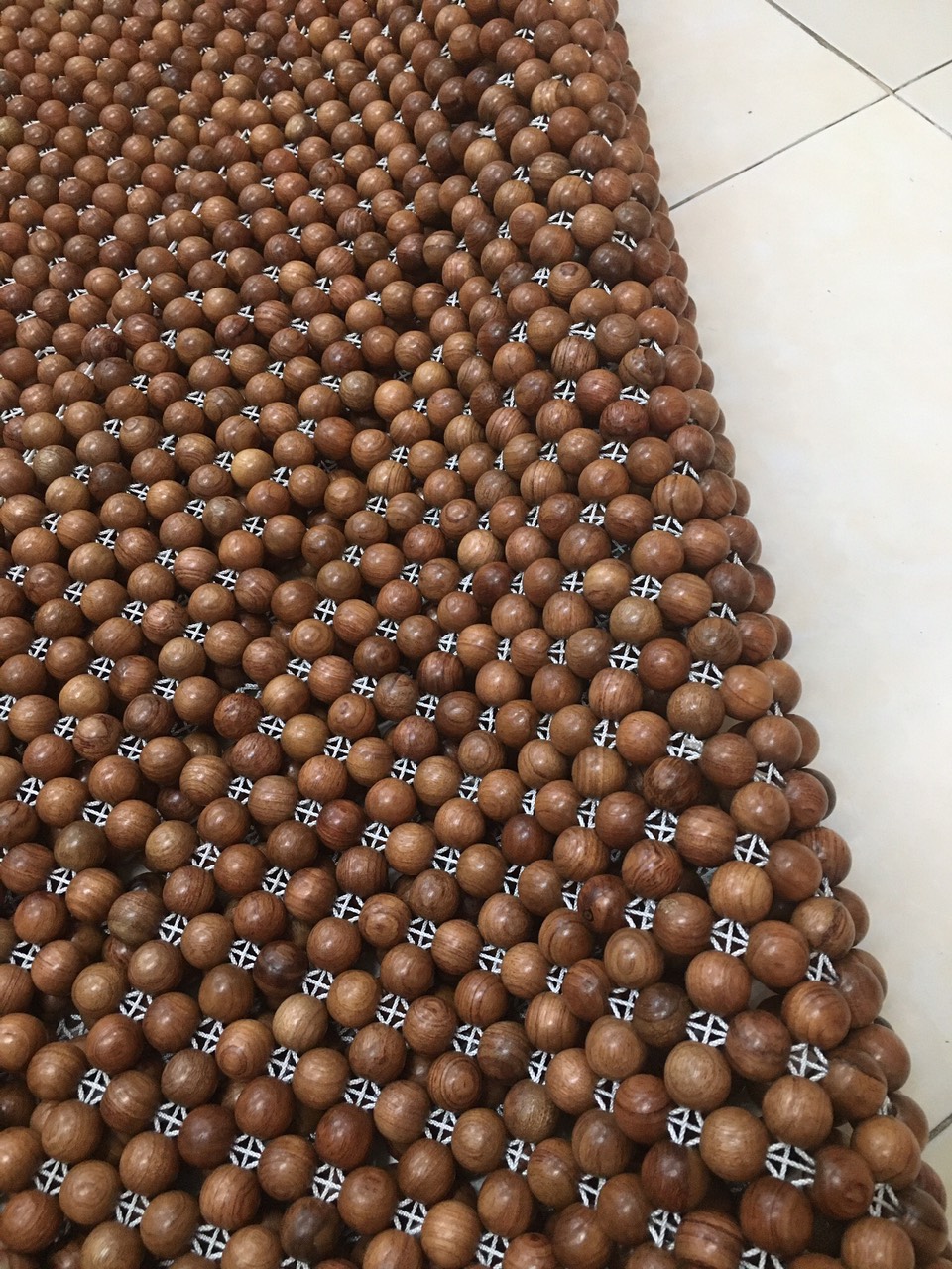 Chiếu Hạt Gỗ Hương Mộc Cao Cấp - Kích Thước 1,2mx1,9m hạt 1.8cm ( video , hình thật )