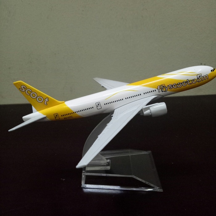 Mô hình máy bay tĩnh B777 Flyscoot 16cm