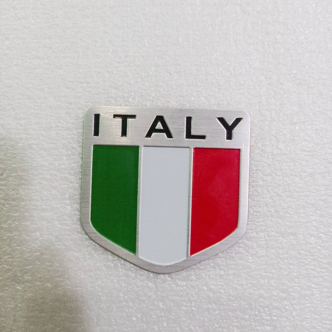 Logo dành cho xe  Piaggio chữ ITALY gắn - Hình khiên - 8833z.