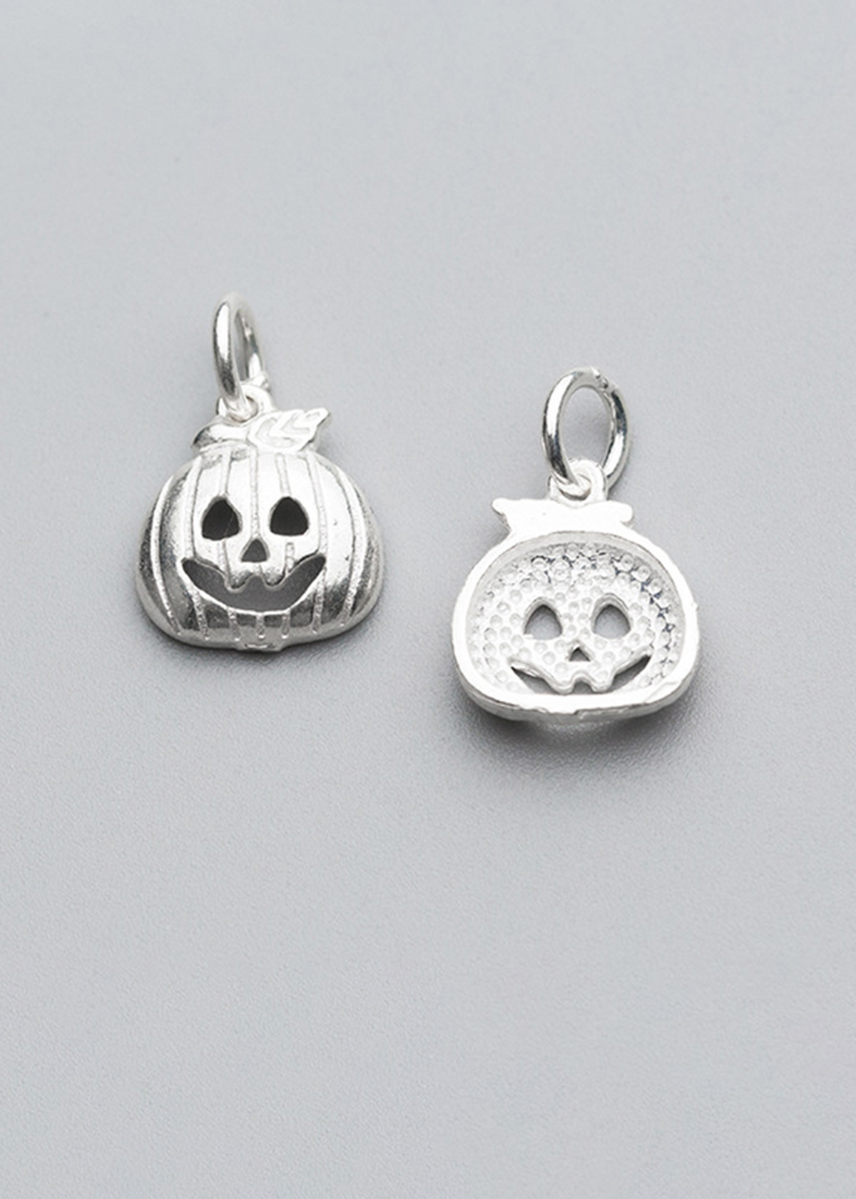 Combo 2 cái charm bạc hình bí halloween treo - Ngọc Quý Gemstones