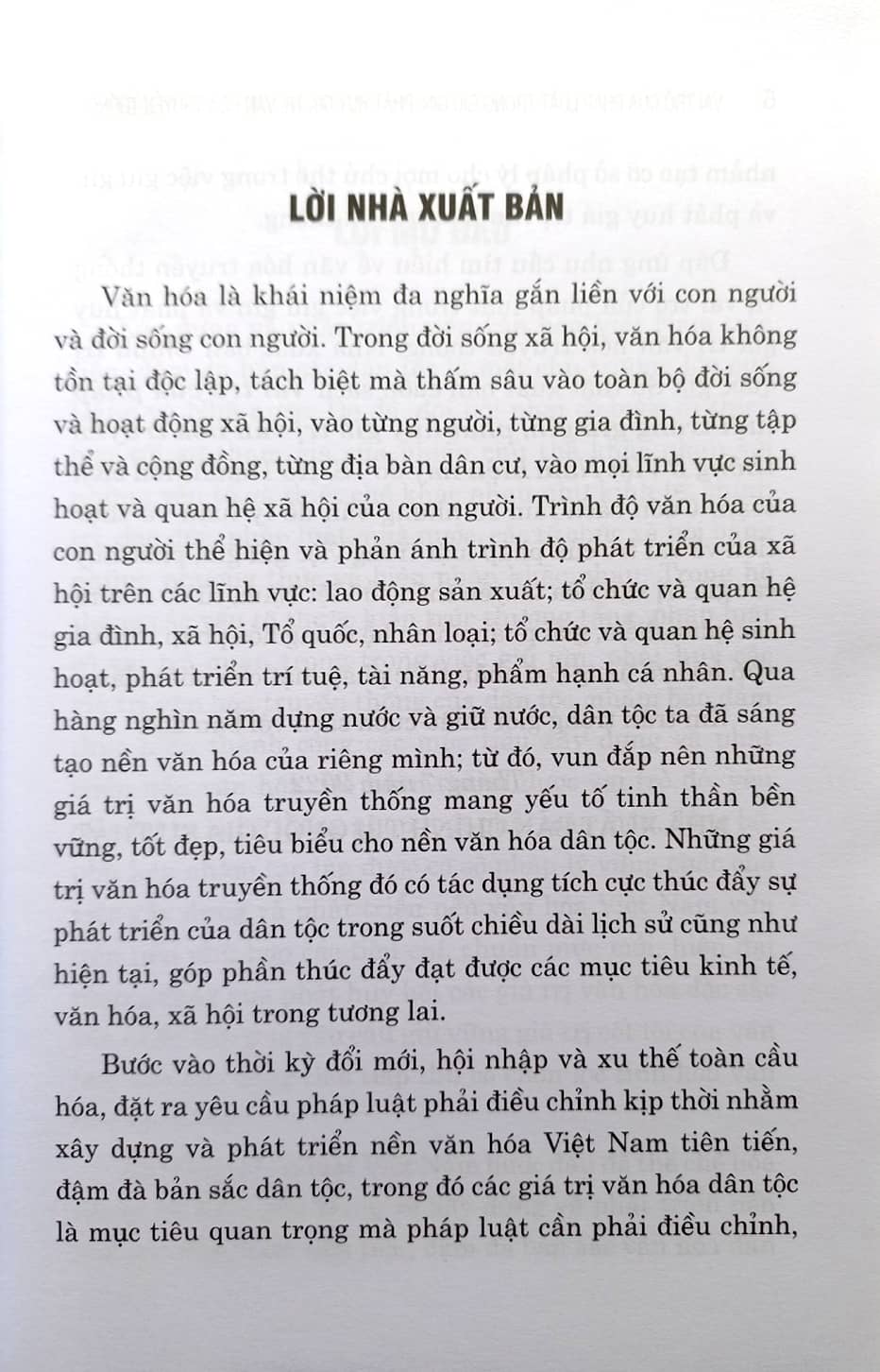 Vai trò của pháp luật trong giữ gìn, phát huy giá trị văn hóa truyền thống ở Việt Nam hiện nay