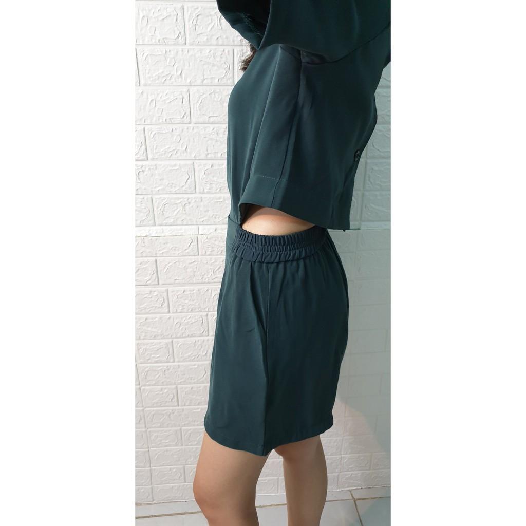 Jumpsuit ngắn cổ tròn tay lỡ đẹp quý phái