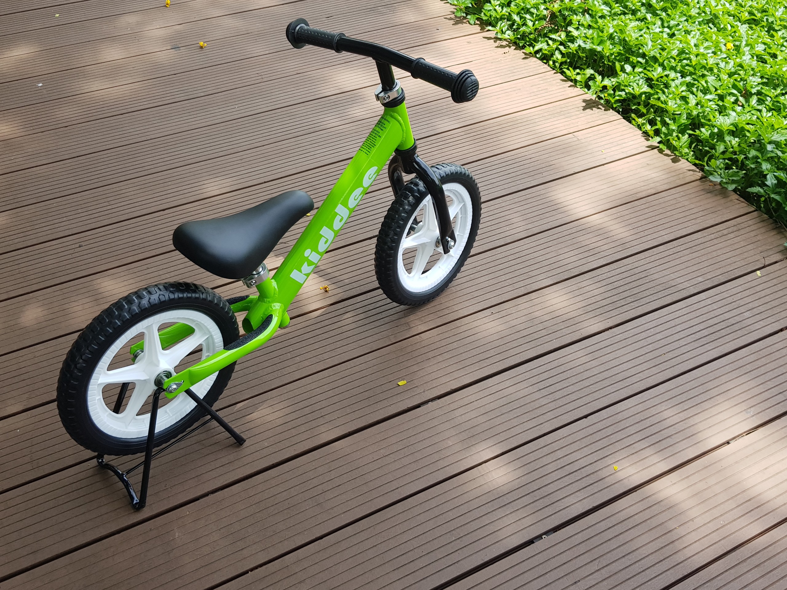 Xe thăng bằng KIDDEE xanh lá