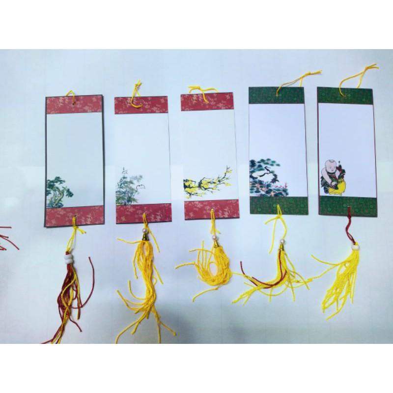 10 tờ Giấy viết thư pháp Kích thước 8x18cm Có treo dây như hìnhDùng treo mai đào, làm sự kiện, trang trí. giá 25k/10 tờ
