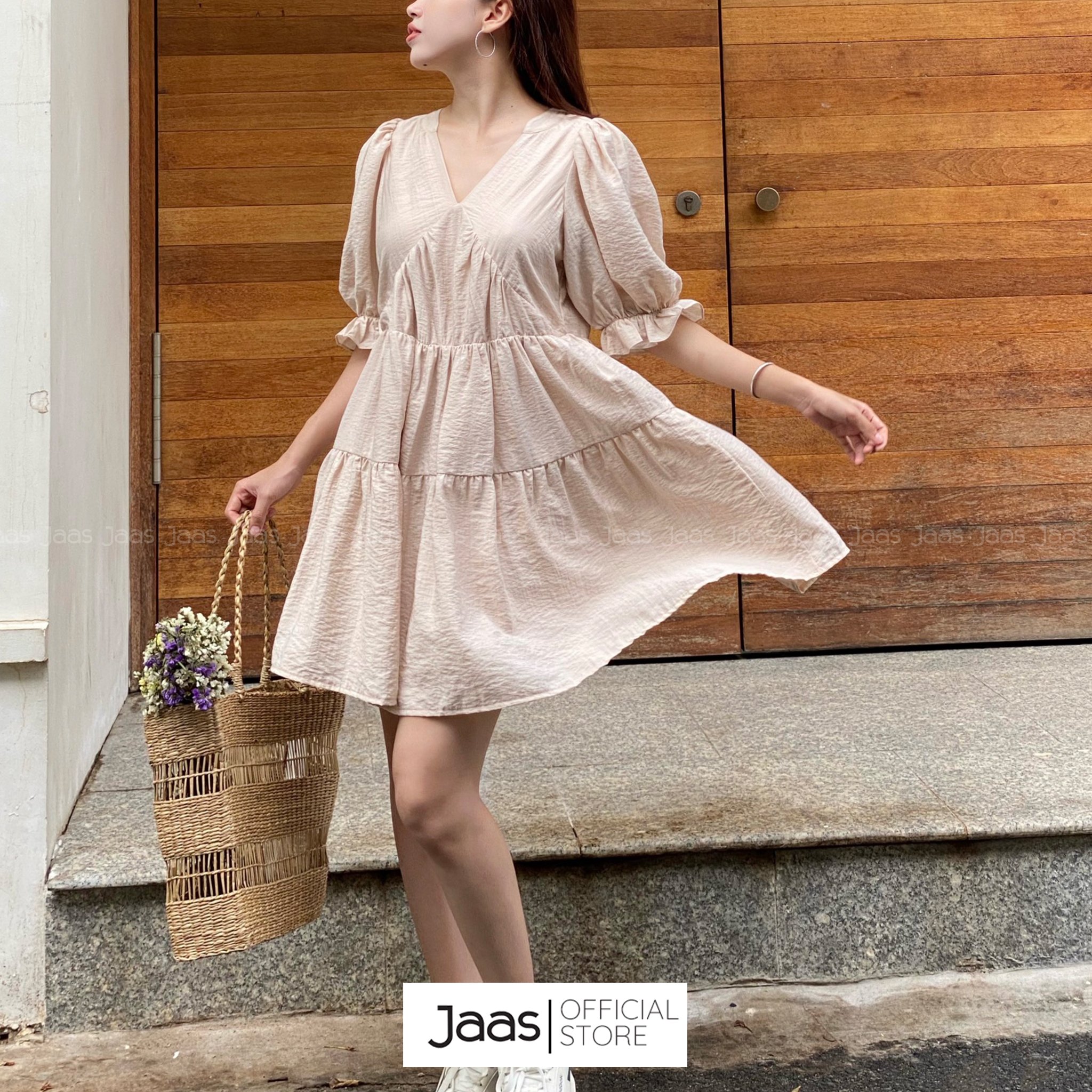 Đầm babydoll tay phồng dáng xòe nhiều tầng cổ chữ V